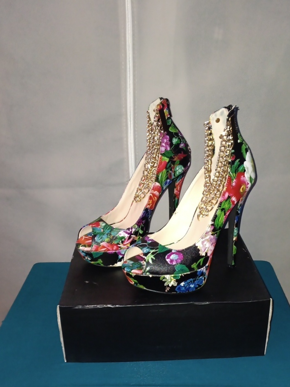 Floral Black Peep-Toe Platform Heels with Gold Chain